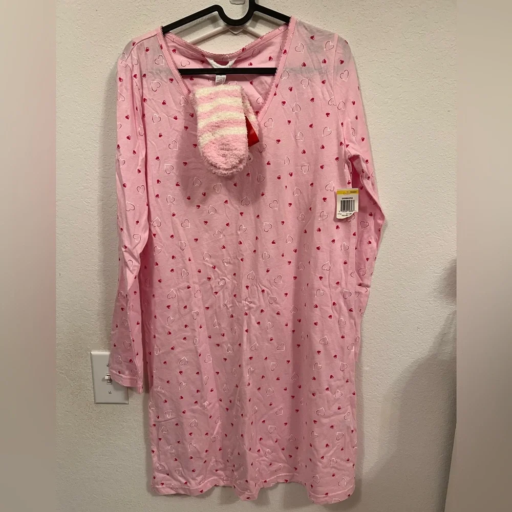Bundle 💕Victoria's Secret 💕Red Satin Chemise with Bow Accents & Sleepshirt &🎁